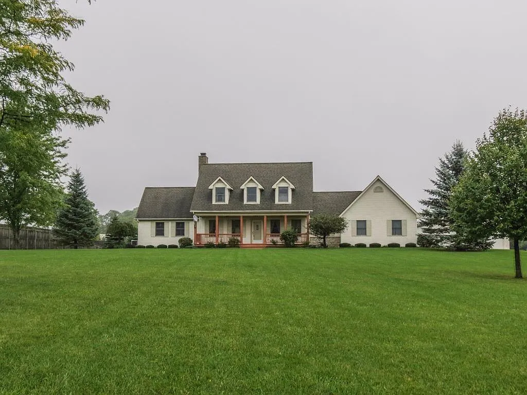 4457 Kensington Rd photo 1