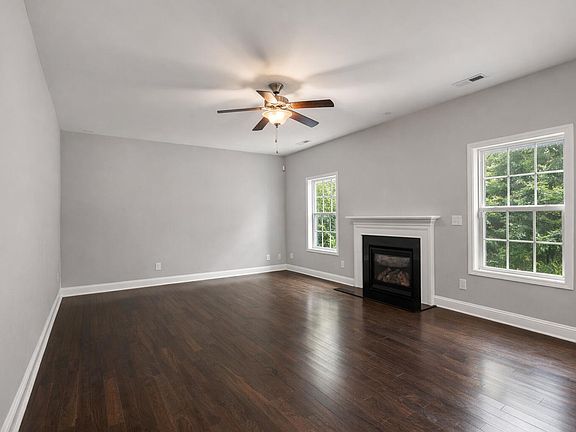 4th image of 3401 Grosbeak Way