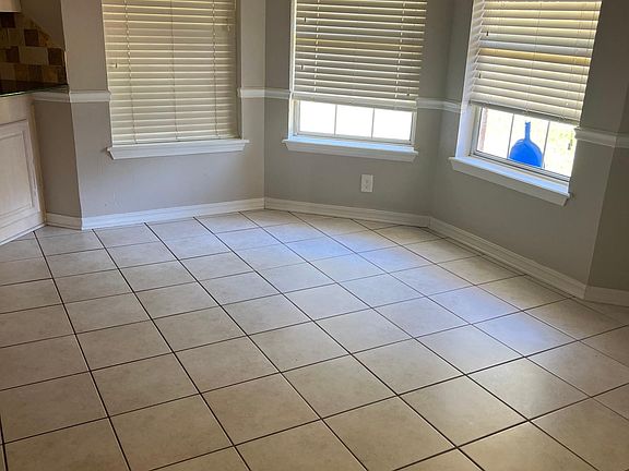 3rd image of 6011 Inglewood Ct