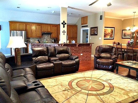 3rd image of 1217 Darbyton Dr