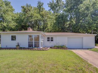 825 Bee Tree Ln, East Alton, IL