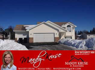 1200 Meadow View Dr, Princeton, MN 55371