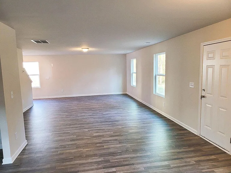 258 Indian River Dr — Photo 5