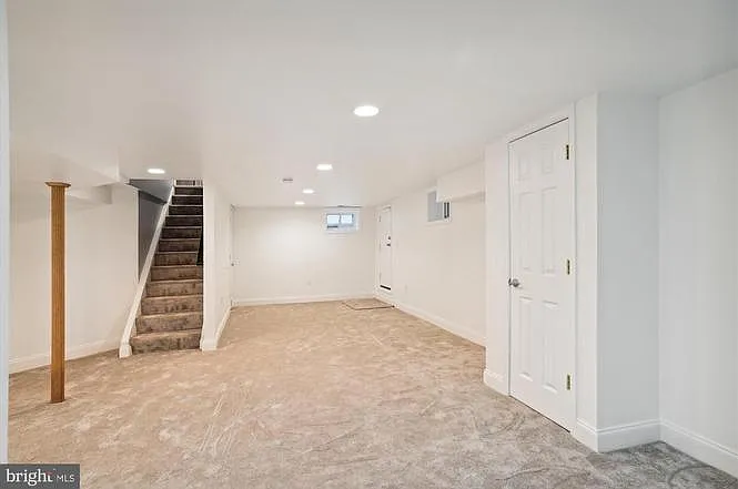 201 N Hammonds Ferry Rd — Photo 14