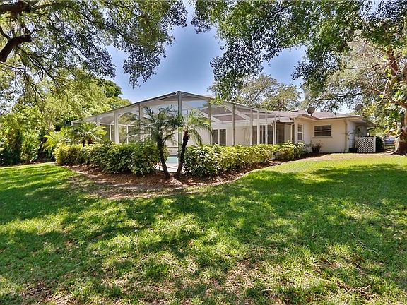4th image of 1525 Oakadia Dr E