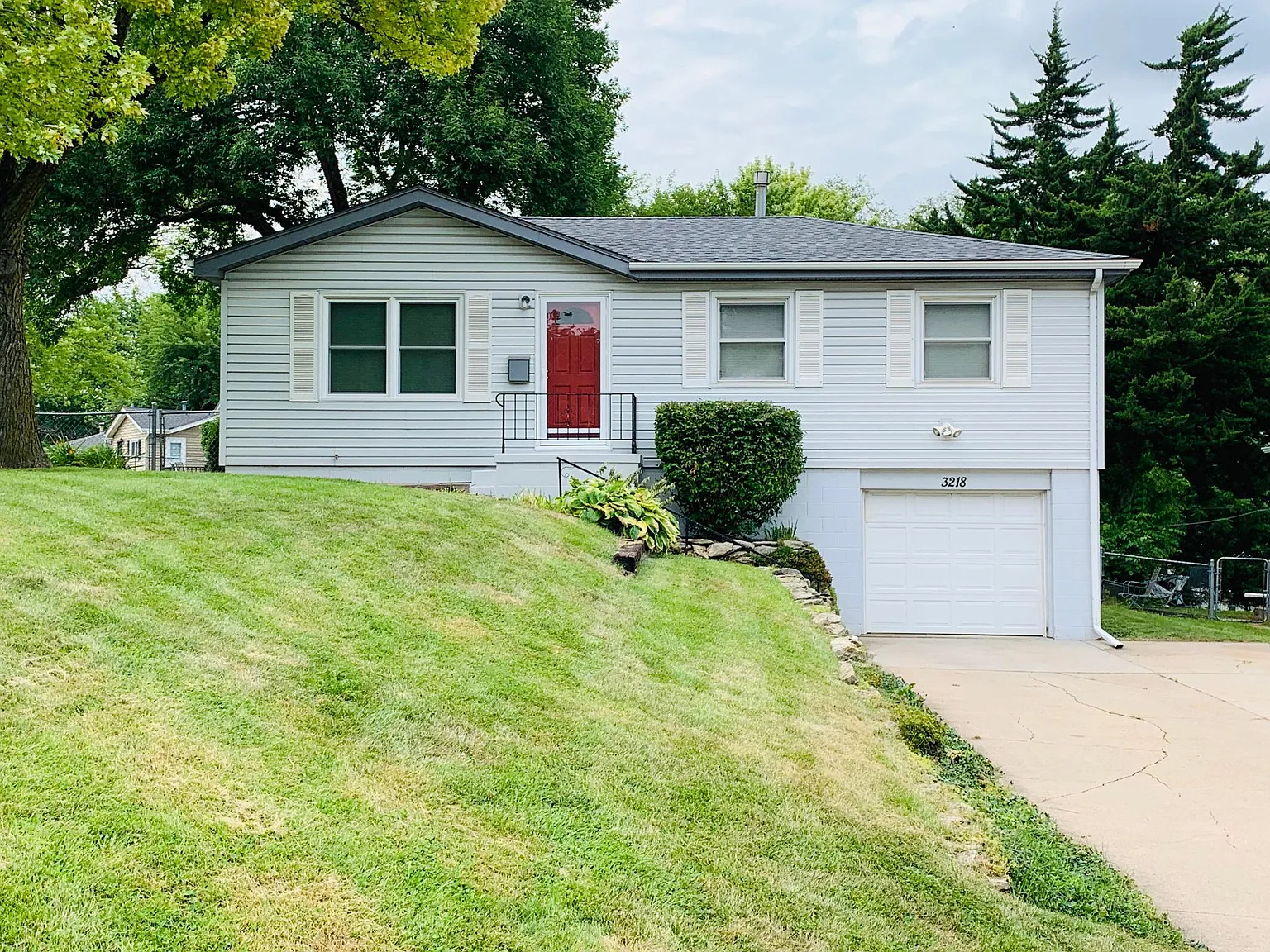 3218 Cornhusker Dr — Photo 1