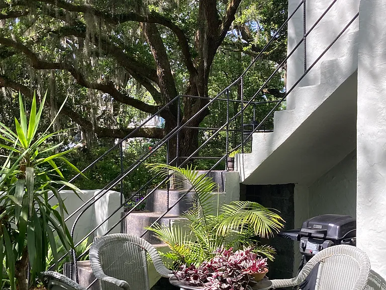 2190 Saint James Dr — Photo 18