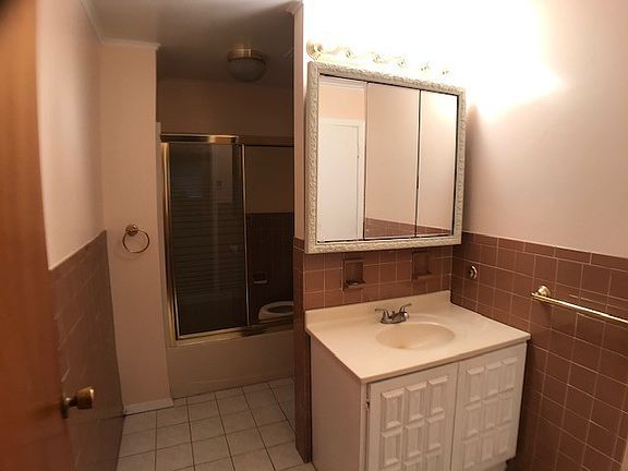5th image of 1526 Tam O Shanter Ln