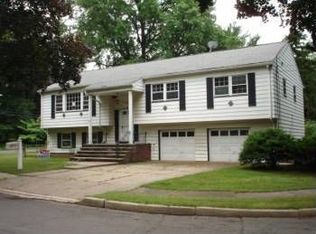 750 Starview Ct, Teaneck, NJ 07666