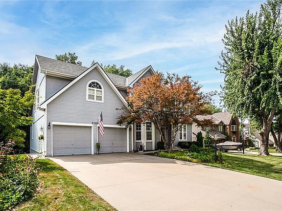 3rd image of 3120 Lakeview Cir