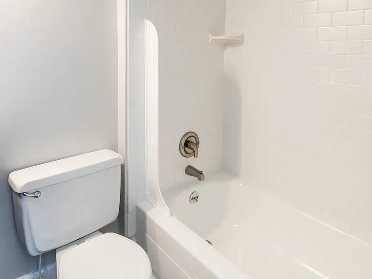McDonogh Village Apartments & Townhomes — Photo 17