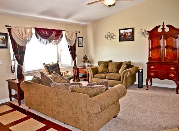 2nd image of 2405 E Hailey Ave