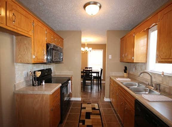5th image of 463 Monarch Ct