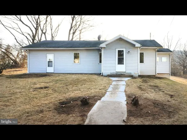 737 1/2 N Allegheny St, Bellefonte, PA 16823