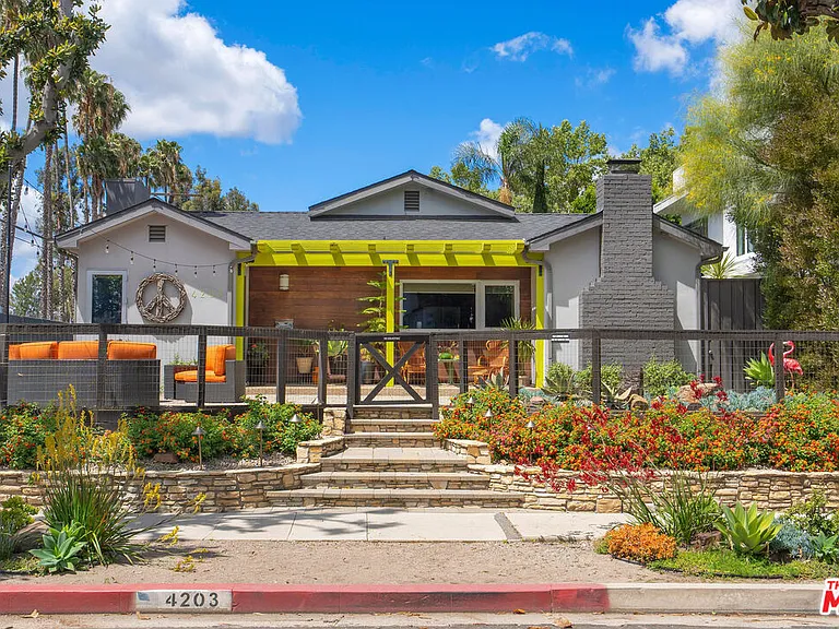 4203 Babcock Ave — Photo 1