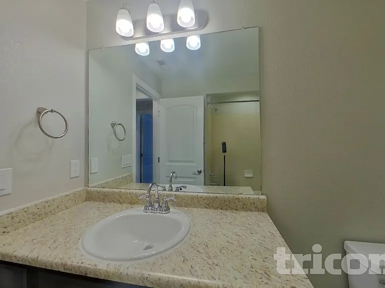 6748 Lamine Dr — Photo 18