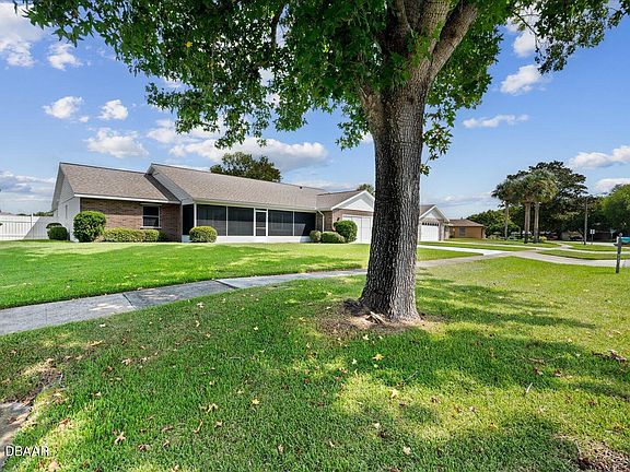 3rd image of 823 Mockingbird Dr