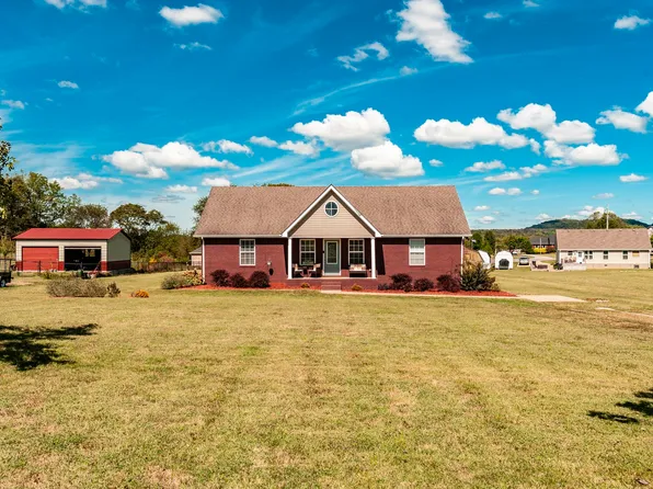 1017 Spire Way Dr, Castalian Springs, TN 37031