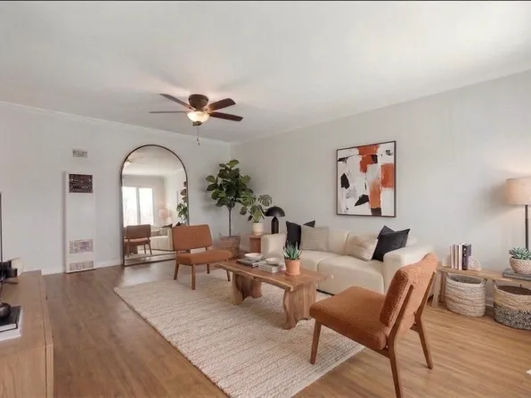 1227 E 1st St APT 2C, Long Beach, CA 90802