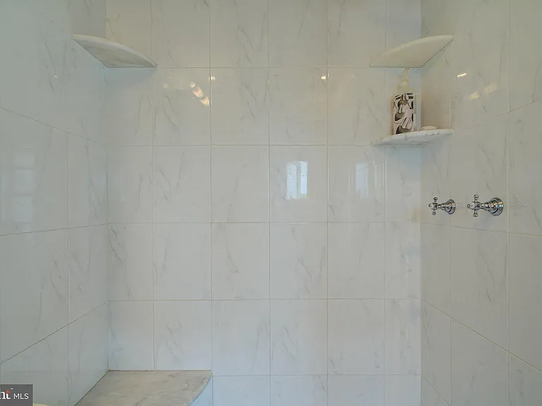 229 S Jessup St — Photo 13