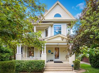 311 E College St, Granville, OH 43023