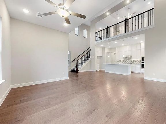 4th image of 3639 Sevilla Dr