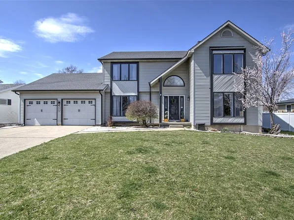 4677 Mission Dr, Decatur, IL 62526