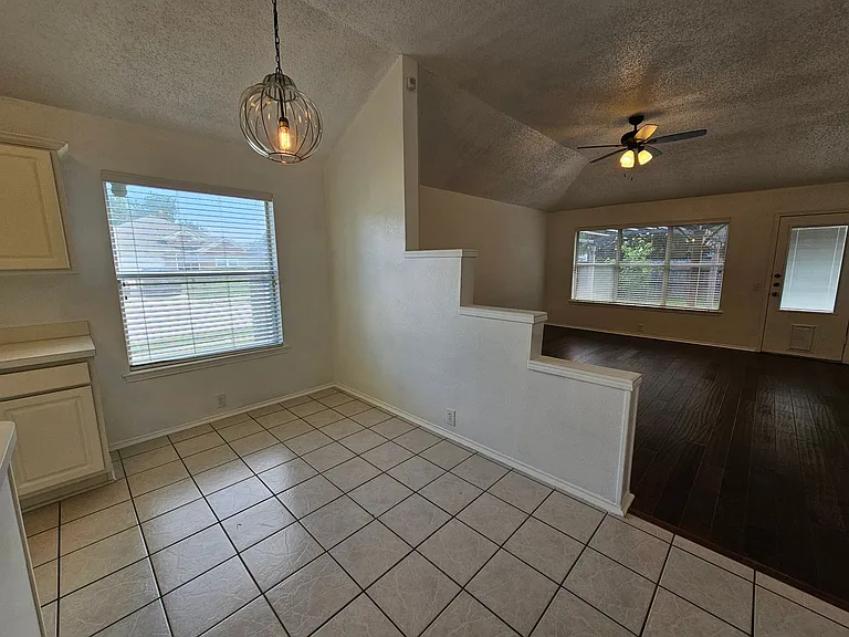 1128 Marshall Dr — Photo 14