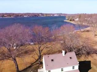 1104 Bay Rd, Johnsburg, IL 60051