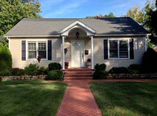 221 1st Ave NW, Carmel, IN 46032