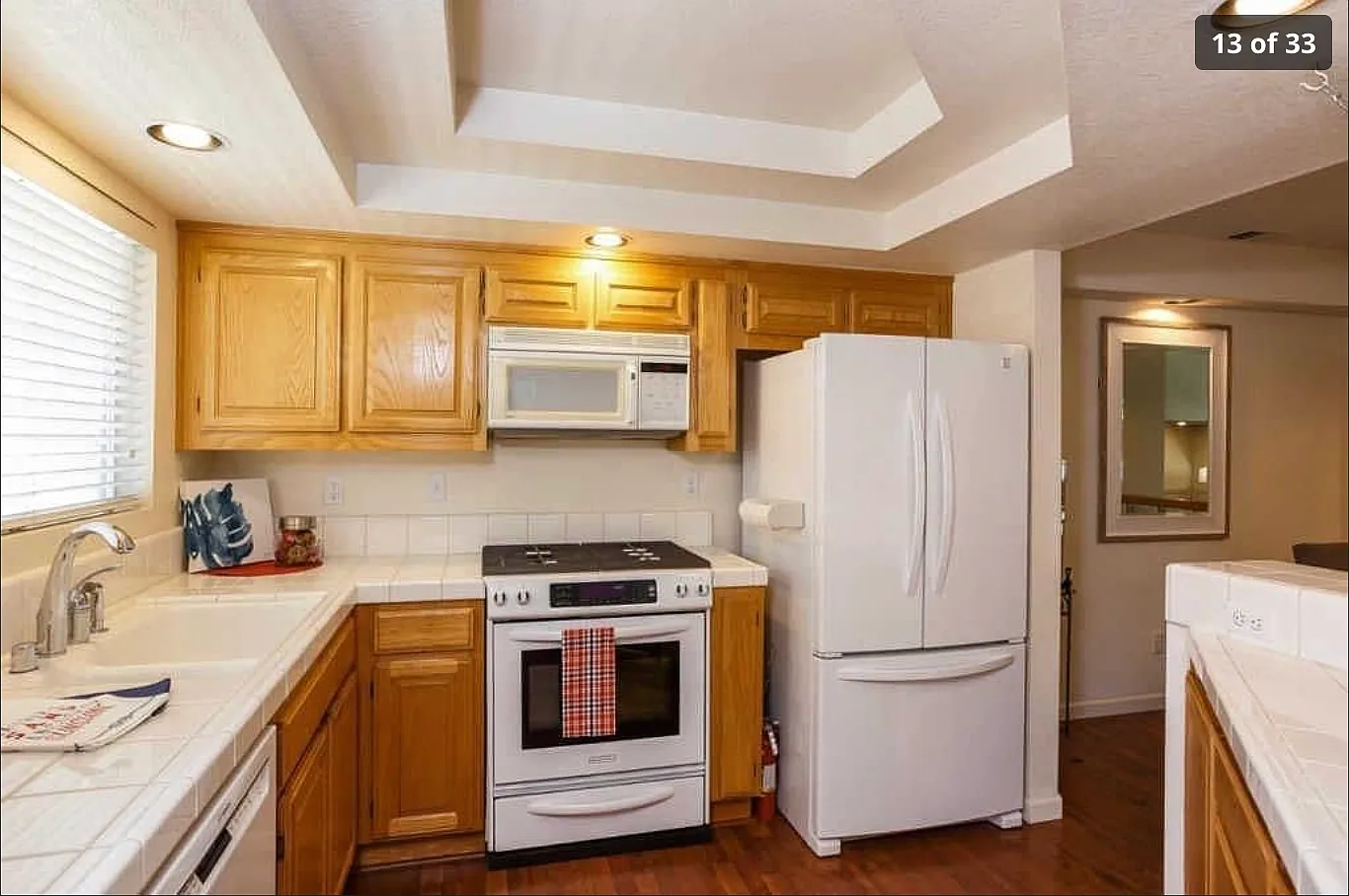 2 bed, 2.5 bath, 1400 sqft, $4,400 — Photo 4