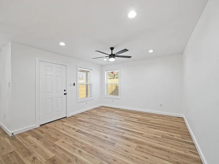4154 Erby St #A — Photo 5