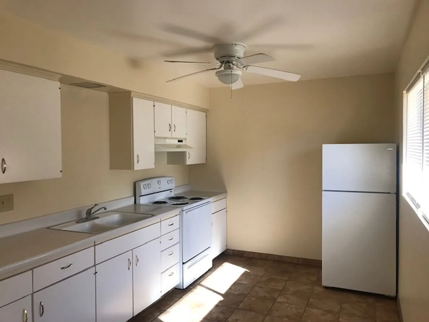 Hillcrest Apartments — Photo 3