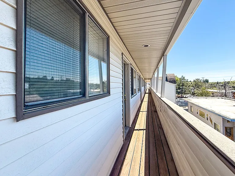 Latah Apartments — Photo 8