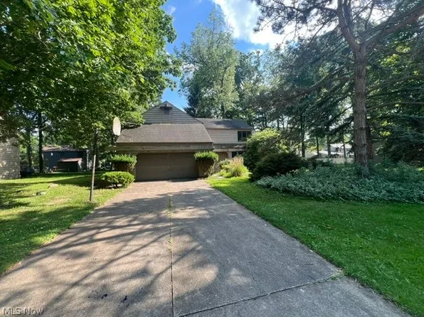 32555 Schooner Ct, Avon Lake, OH 44012