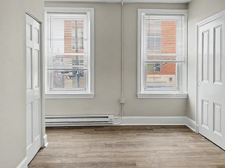 105 E Chestnut St — Photo 7