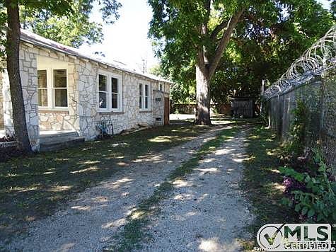 3rd image of 149 Ward Ave