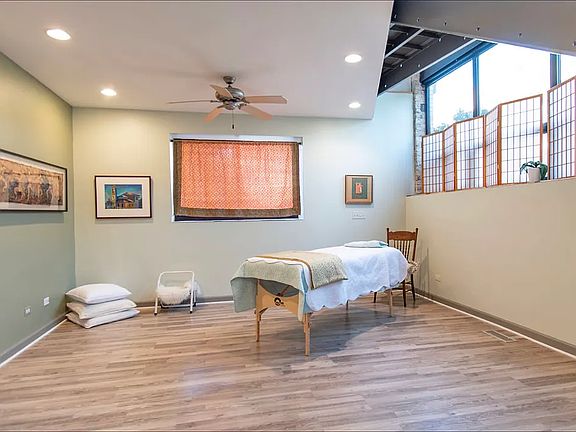 4th image of 1128 Florence Ave #1E