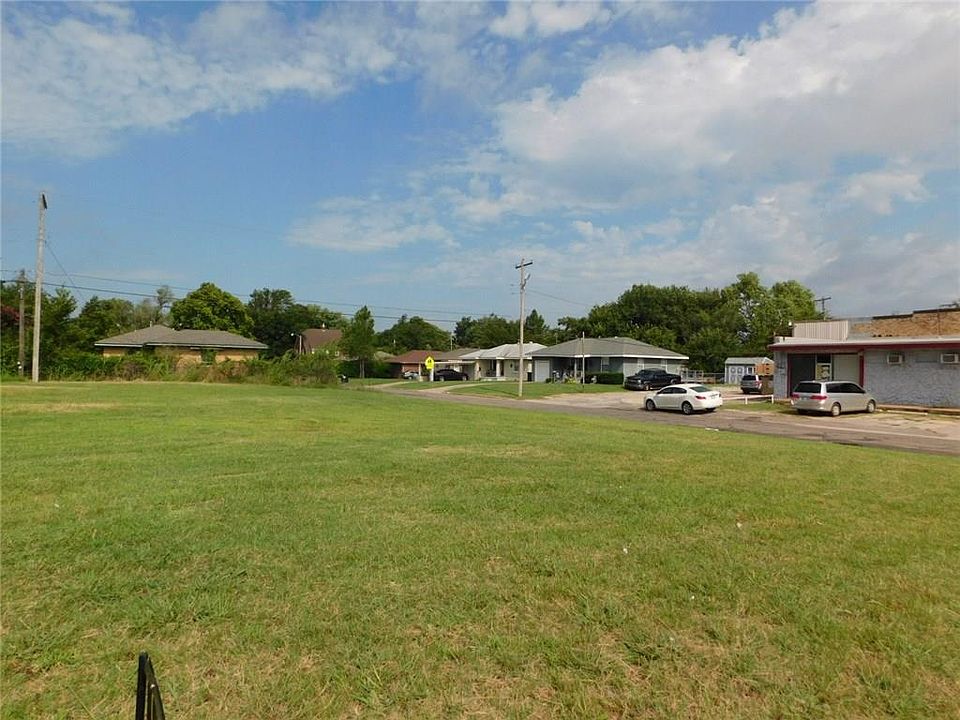 2nd image of 1012 N 1016 & Kickapoo Street Lot 91 92 #1018-93