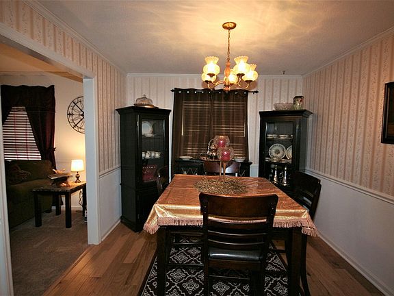 5th image of 205 Shadywood Dr