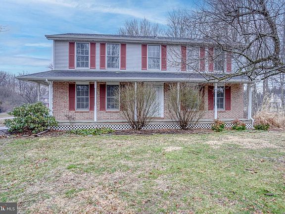 2nd image of 122 Bartley Dr