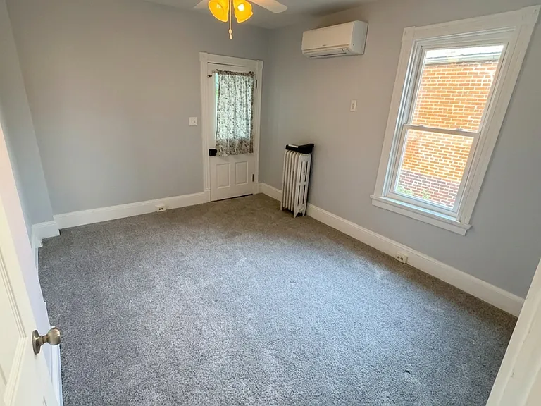 312 E 3rd St #1 — Photo 9