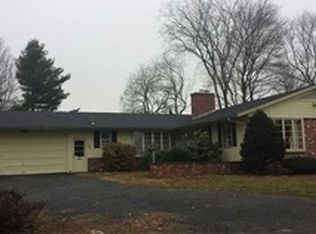 65 Mountain Laurel Dr, Cranston, RI 02920