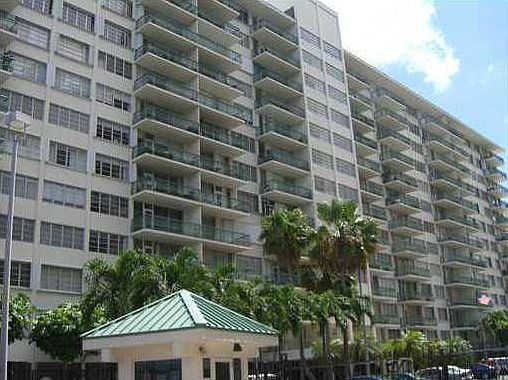 1st image of 1408 SE Bayshore Dr APT 101