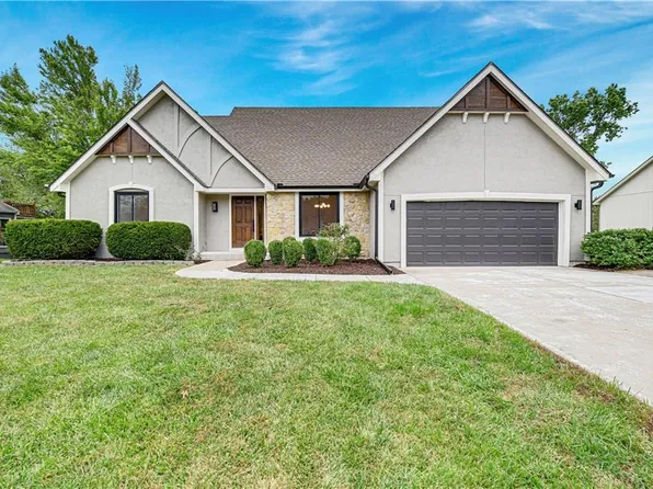 7607 NW Roberts Rd, Weatherby Lake, MO 64152