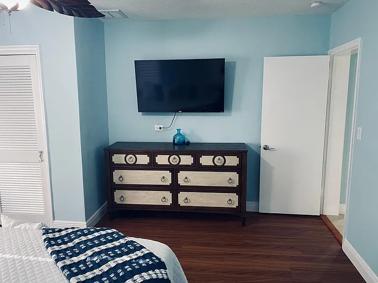 800 50th Ct — Photo 13