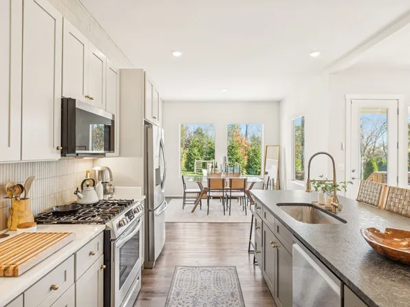 1760 Boxwood Dr, Nashville, TN 37211