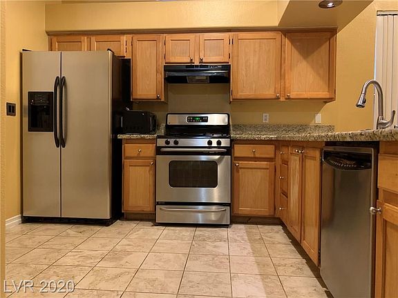 3rd image of 6628 Whistling Swan Way
