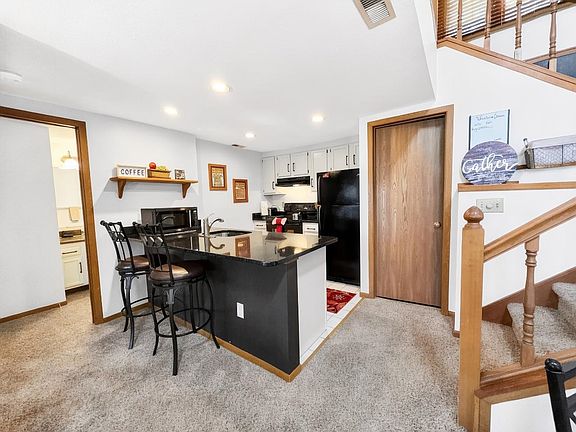 5th image of 23 Oak Glen Dr