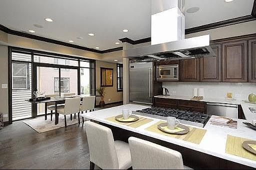 4th image of 630 W Barry Ave Unit Gs